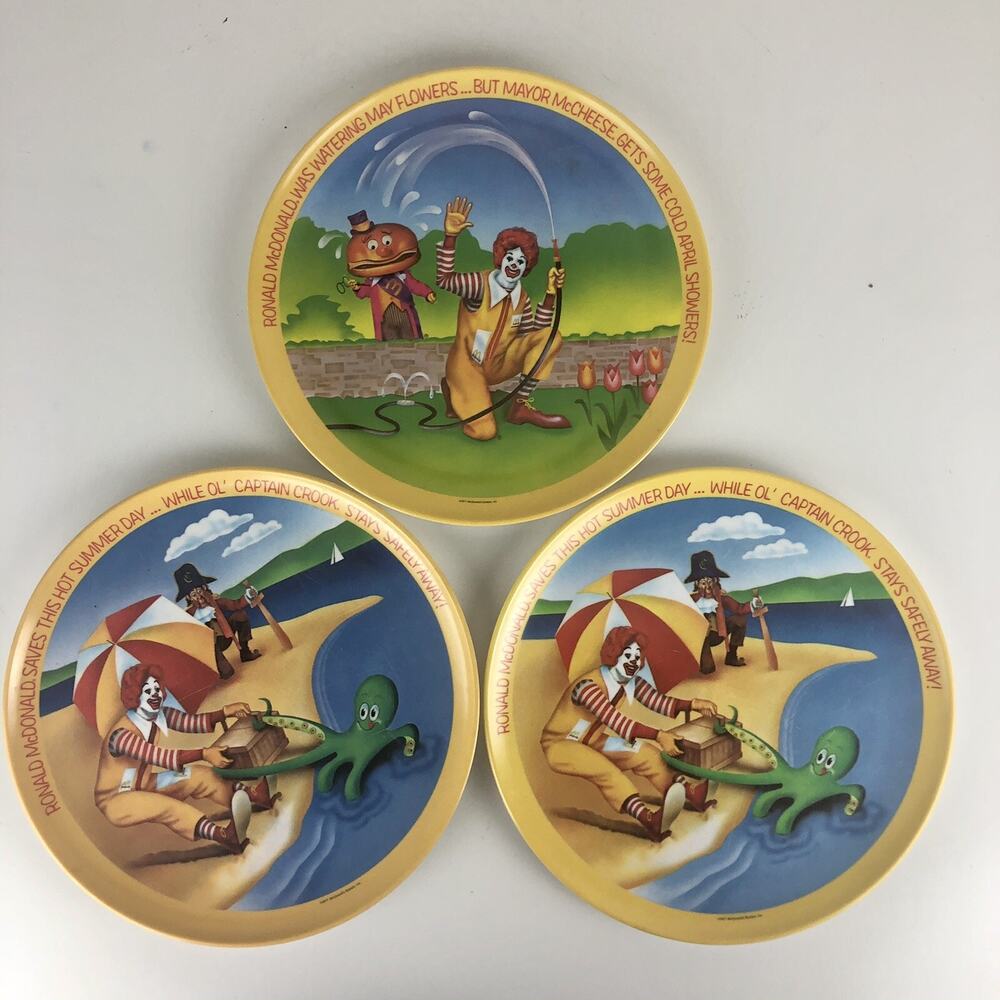 Vintage Ronald McDonald McDonald's Plastic Plates Lot of 3 from 1977 Seasons